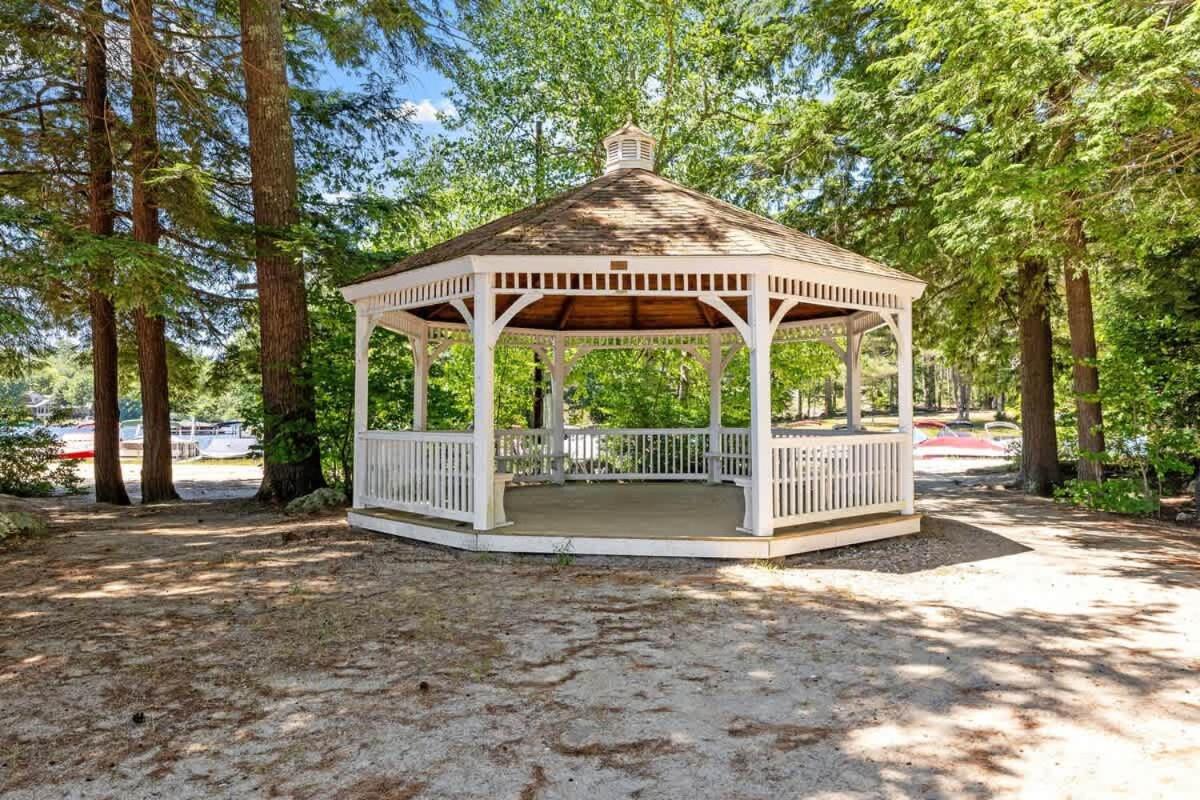 Charming Swiss Chalet Fire Pit Beach Access Center Harbor Buitenkant foto